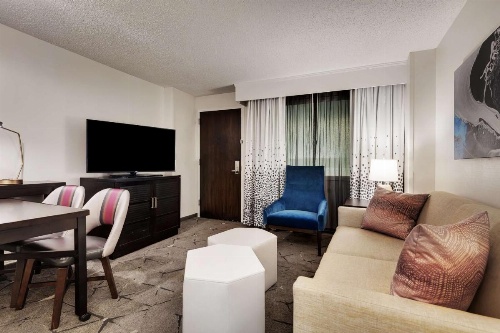 Embassy Suites By Hilton Hotel Raleigh-Crabtree image 12